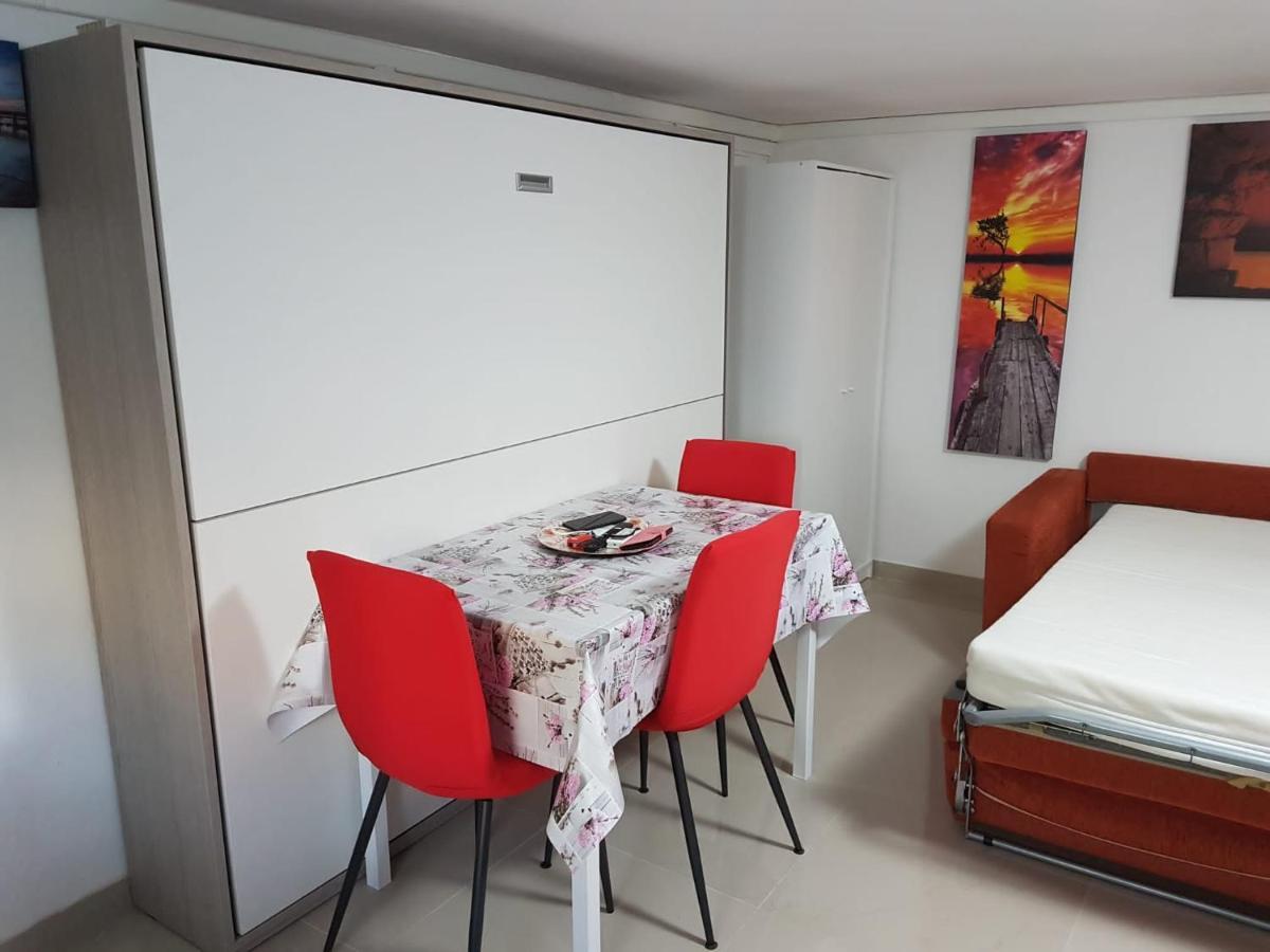 Sole...Mare...E...Spiaggie Bianche! Apartment Vada Exterior photo